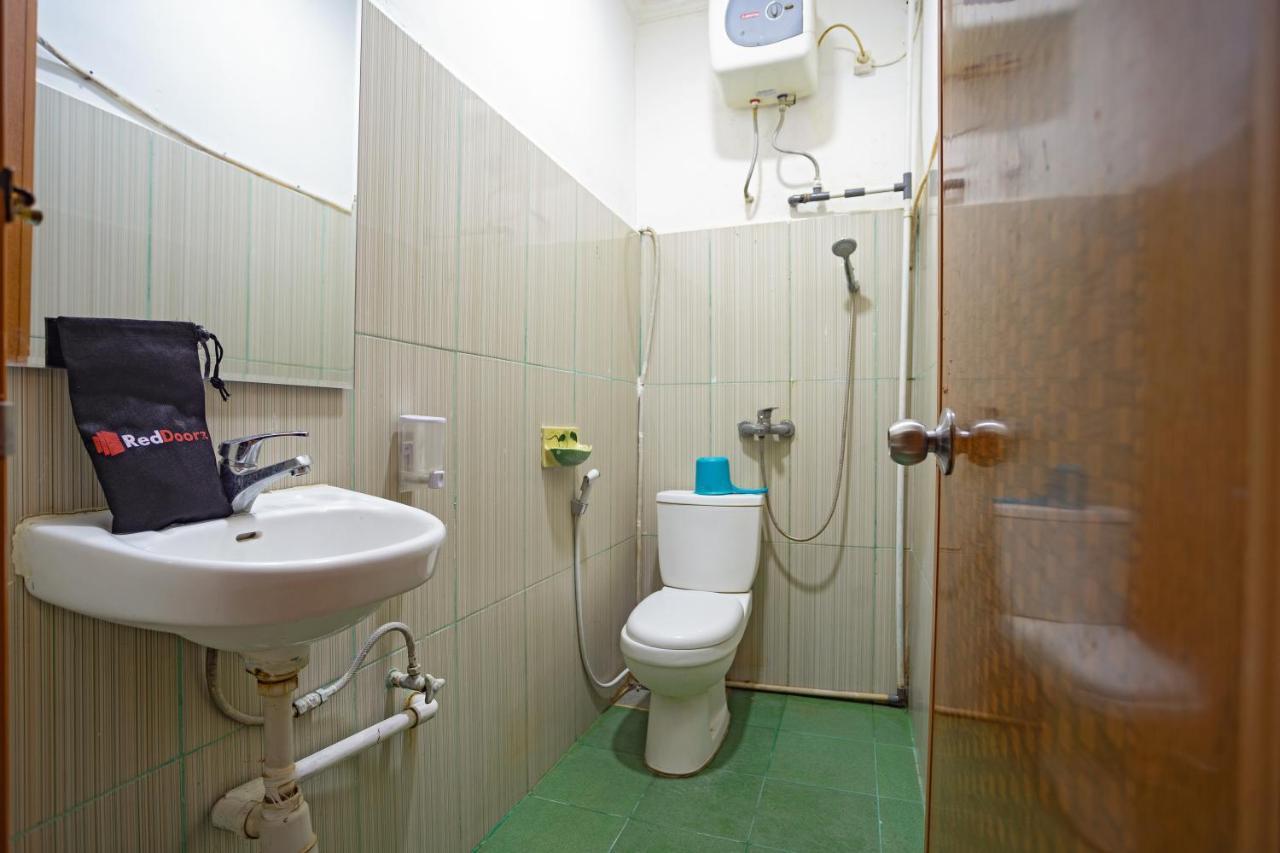 Reddoorz Near Rs Cikini Jakarta Exterior photo